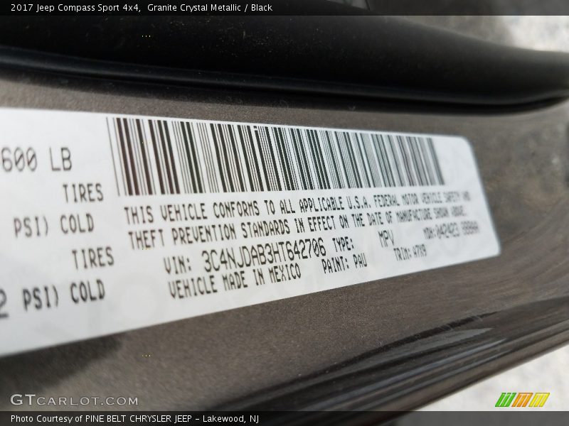 Granite Crystal Metallic / Black 2017 Jeep Compass Sport 4x4