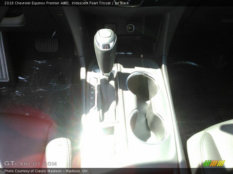 Iridescent Pearl Tricoat / Jet Black 2018 Chevrolet Equinox Premier AWD