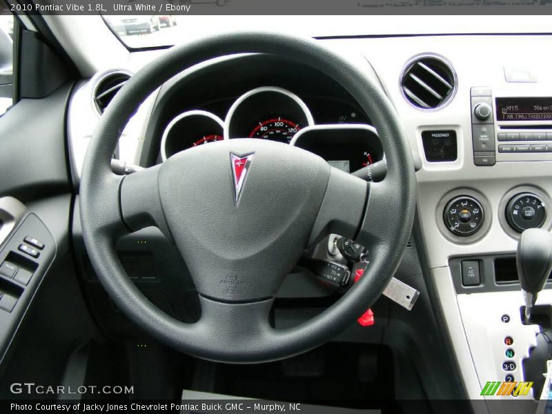 Ultra White / Ebony 2010 Pontiac Vibe 1.8L