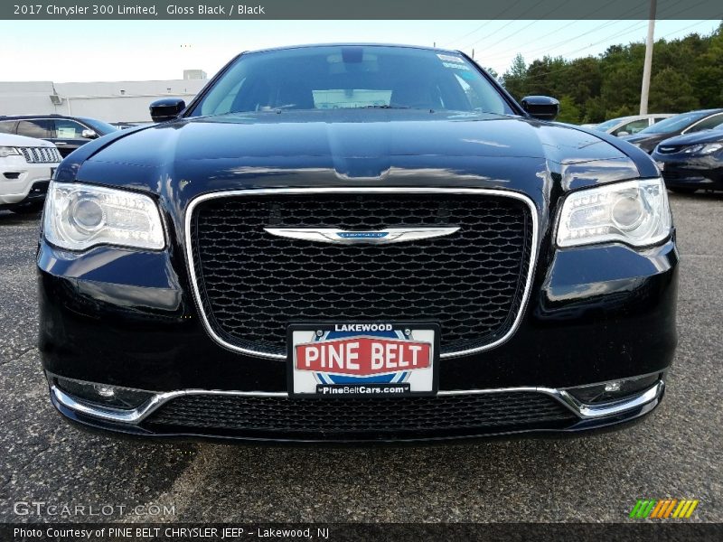 Gloss Black / Black 2017 Chrysler 300 Limited