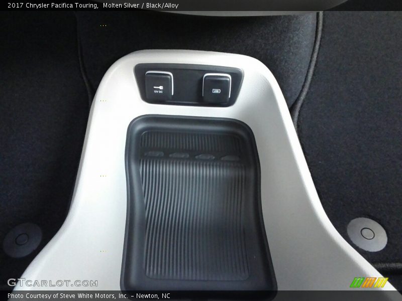 Molten Silver / Black/Alloy 2017 Chrysler Pacifica Touring