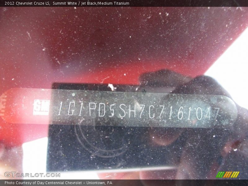 Summit White / Jet Black/Medium Titanium 2012 Chevrolet Cruze LS