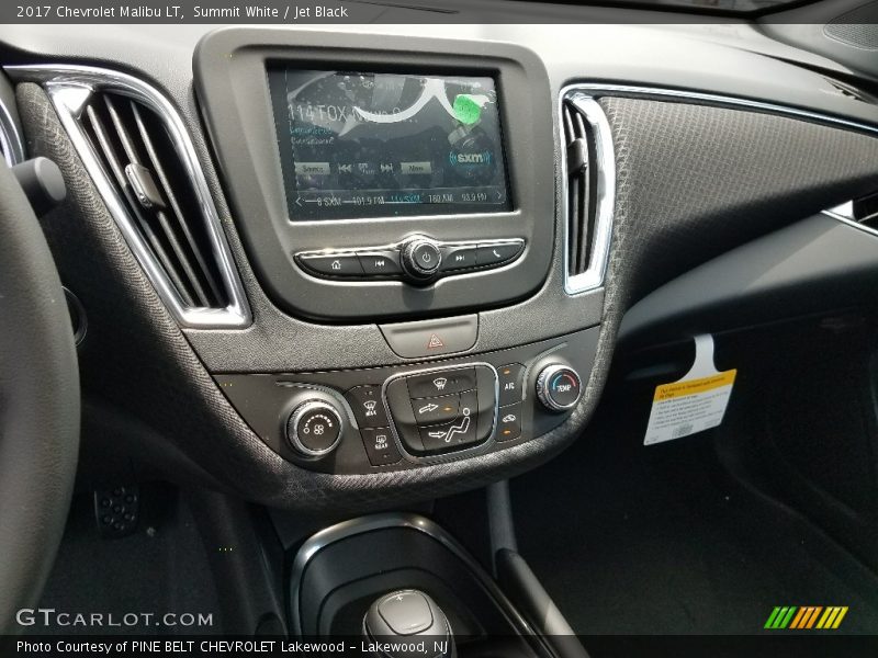 Summit White / Jet Black 2017 Chevrolet Malibu LT