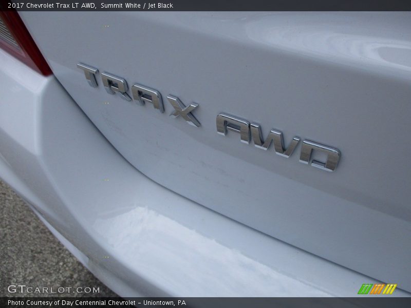 Summit White / Jet Black 2017 Chevrolet Trax LT AWD