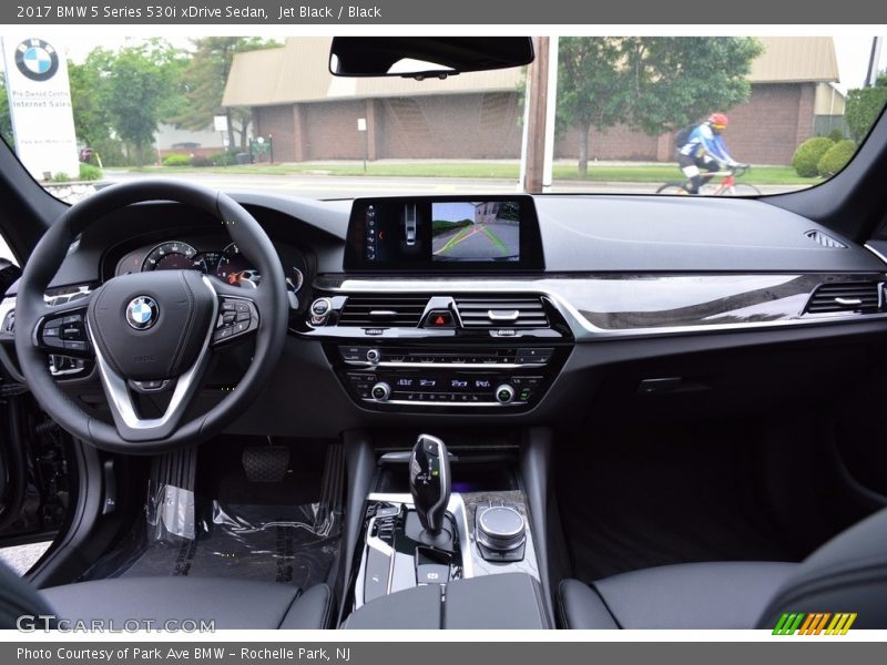 Jet Black / Black 2017 BMW 5 Series 530i xDrive Sedan