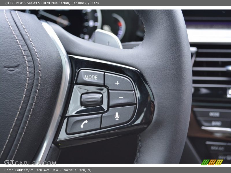 Controls of 2017 5 Series 530i xDrive Sedan