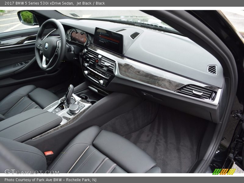 Jet Black / Black 2017 BMW 5 Series 530i xDrive Sedan