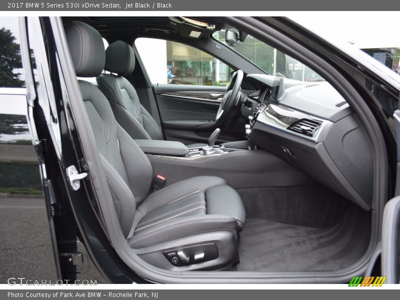 Jet Black / Black 2017 BMW 5 Series 530i xDrive Sedan