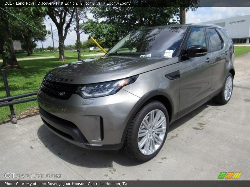 Front 3/4 View of 2017 Discovery First Edition