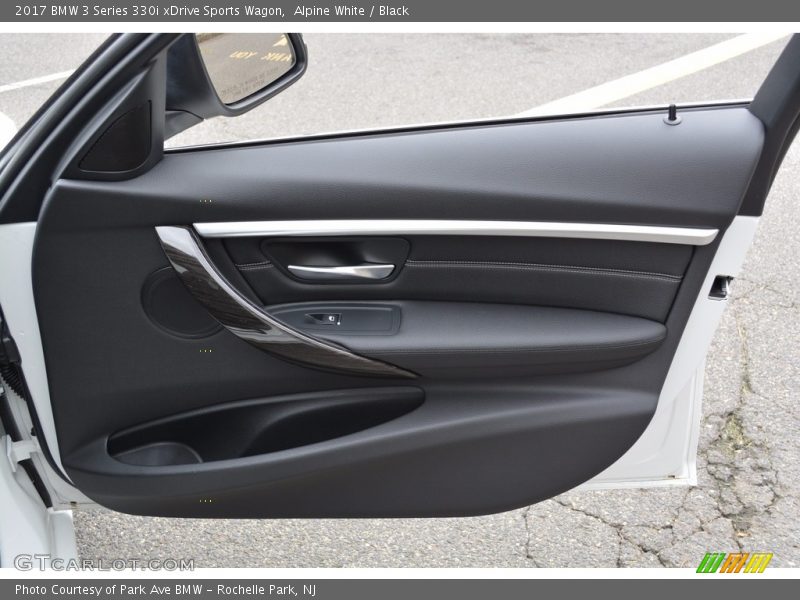 Door Panel of 2017 3 Series 330i xDrive Sports Wagon