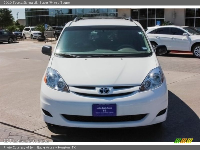 Super White / Taupe 2010 Toyota Sienna LE