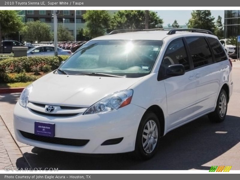 Super White / Taupe 2010 Toyota Sienna LE