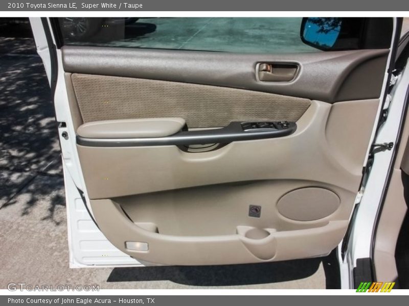 Super White / Taupe 2010 Toyota Sienna LE