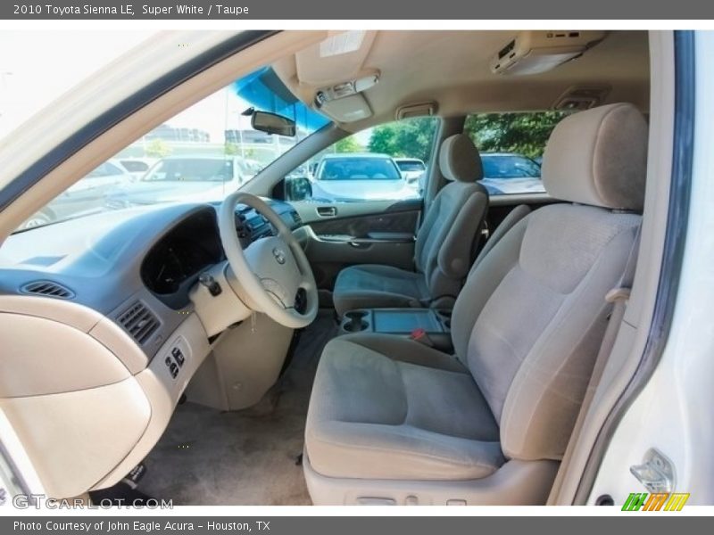 Super White / Taupe 2010 Toyota Sienna LE