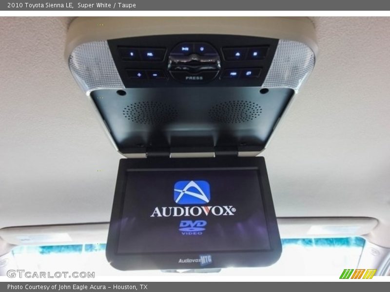 Super White / Taupe 2010 Toyota Sienna LE