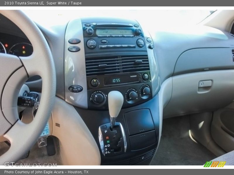 Super White / Taupe 2010 Toyota Sienna LE