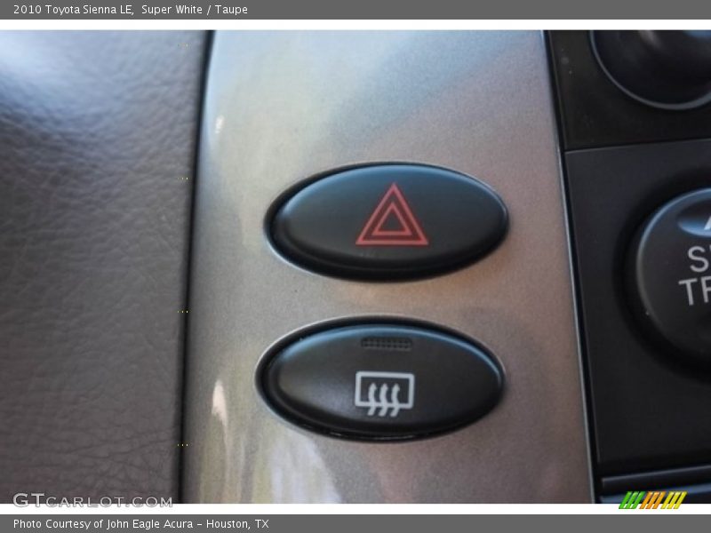 Super White / Taupe 2010 Toyota Sienna LE