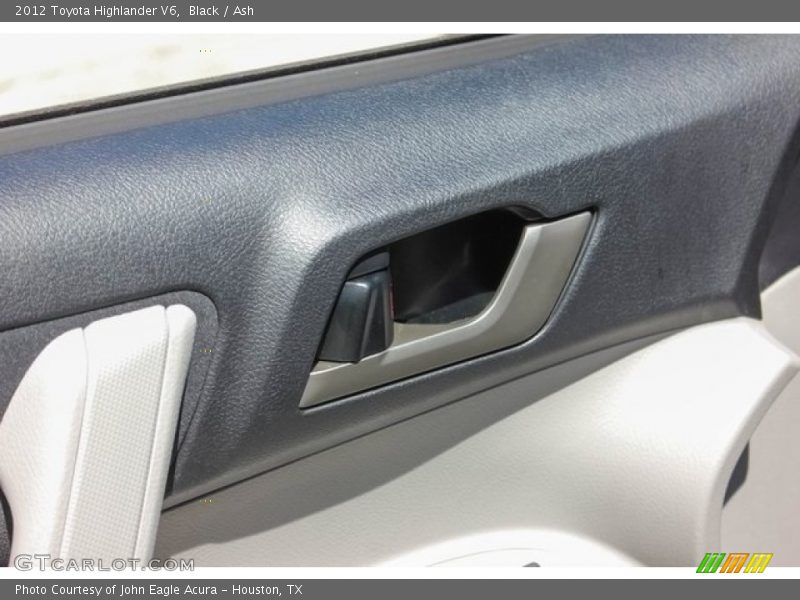 Black / Ash 2012 Toyota Highlander V6