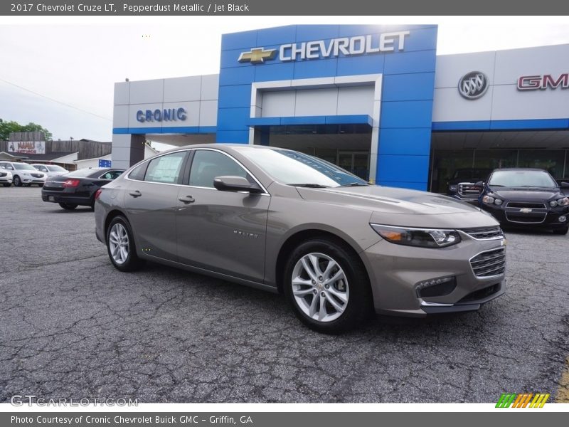 Pepperdust Metallic / Jet Black 2017 Chevrolet Cruze LT