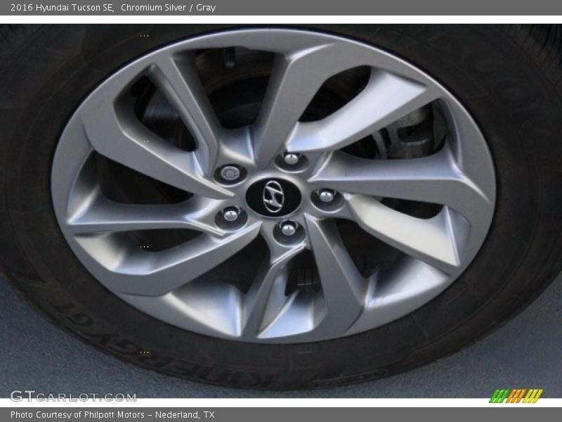 Chromium Silver / Gray 2016 Hyundai Tucson SE