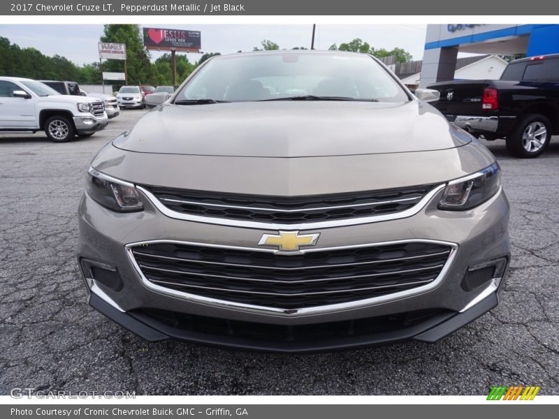 Pepperdust Metallic / Jet Black 2017 Chevrolet Cruze LT