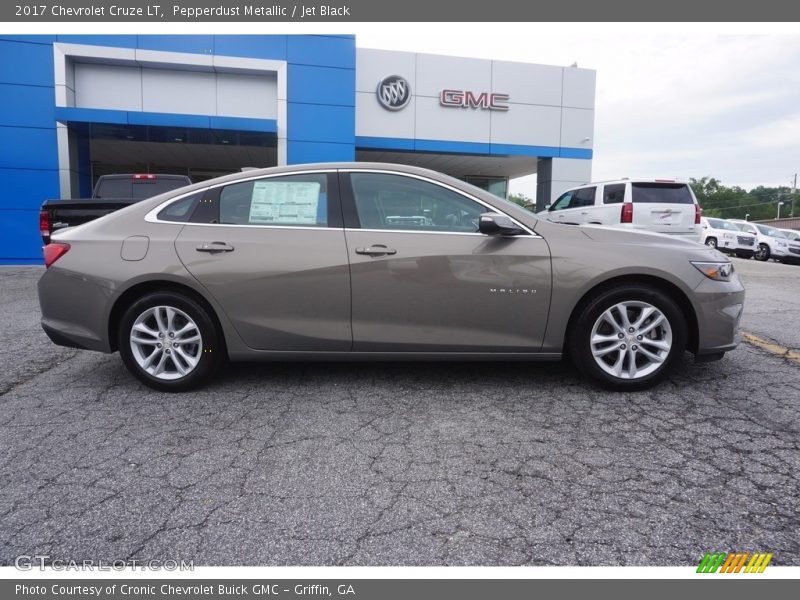 Pepperdust Metallic / Jet Black 2017 Chevrolet Cruze LT