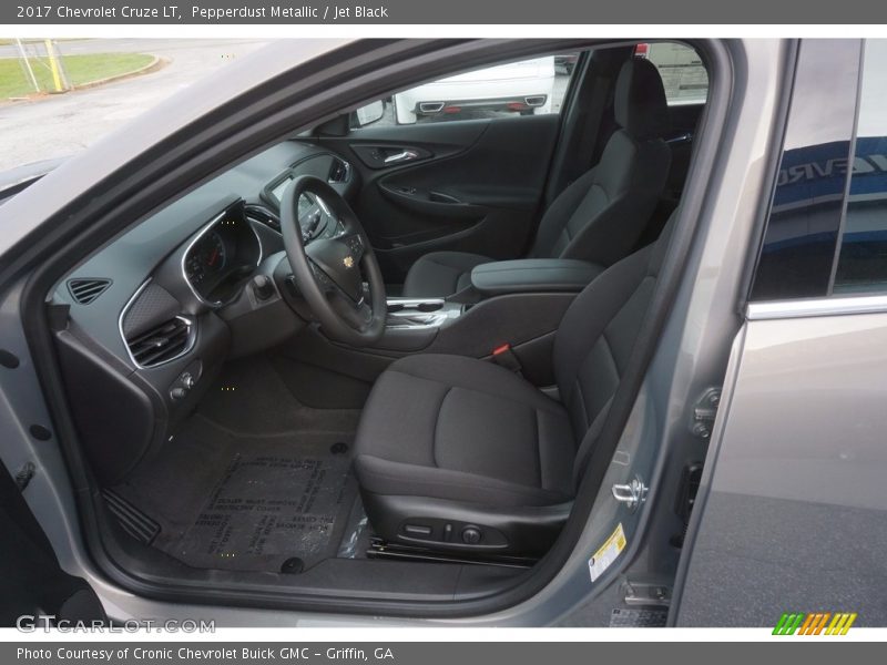 Pepperdust Metallic / Jet Black 2017 Chevrolet Cruze LT