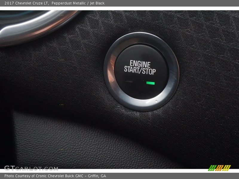 Pepperdust Metallic / Jet Black 2017 Chevrolet Cruze LT