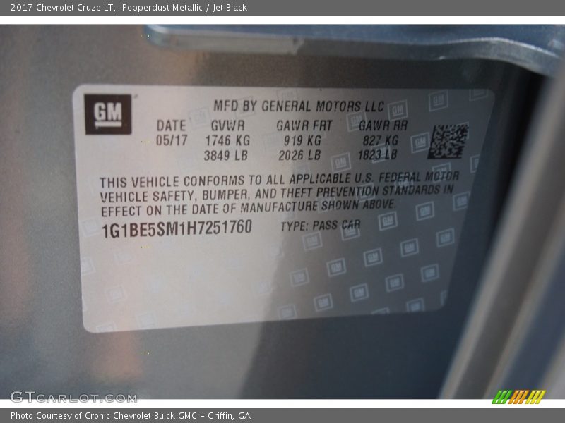 Pepperdust Metallic / Jet Black 2017 Chevrolet Cruze LT