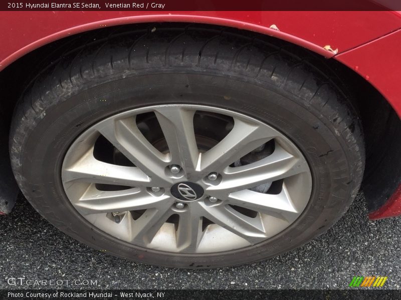 Venetian Red / Gray 2015 Hyundai Elantra SE Sedan