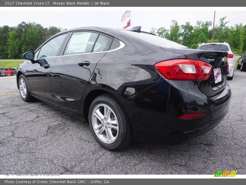 Mosaic Black Metallic / Jet Black 2017 Chevrolet Cruze LT