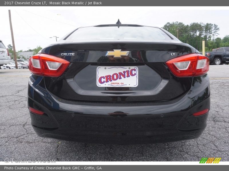Mosaic Black Metallic / Jet Black 2017 Chevrolet Cruze LT