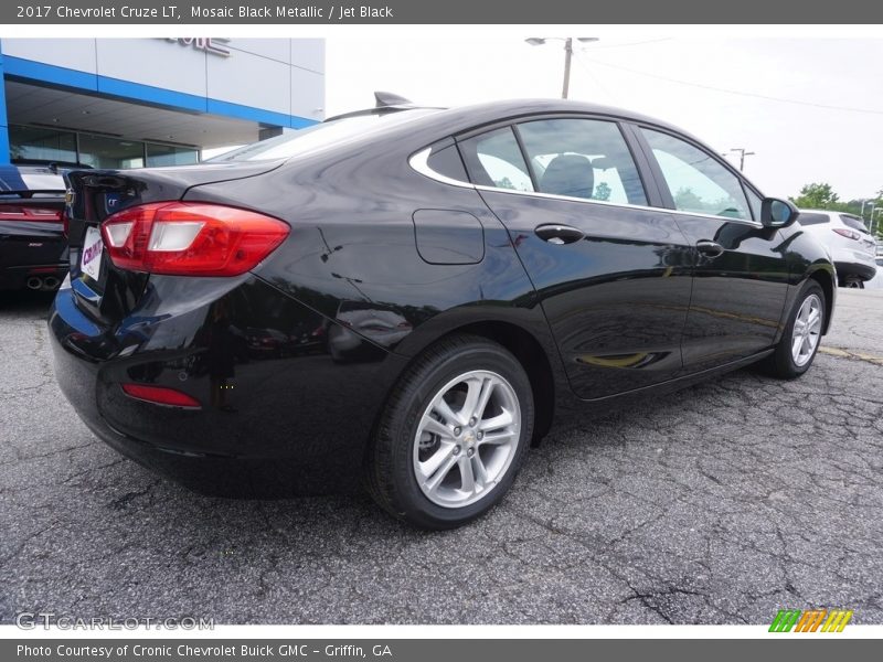 Mosaic Black Metallic / Jet Black 2017 Chevrolet Cruze LT