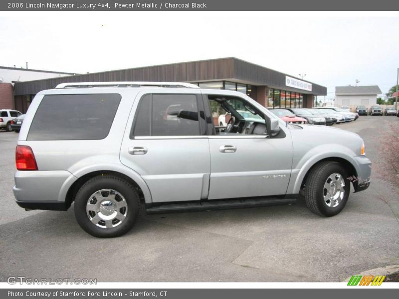 Pewter Metallic / Charcoal Black 2006 Lincoln Navigator Luxury 4x4