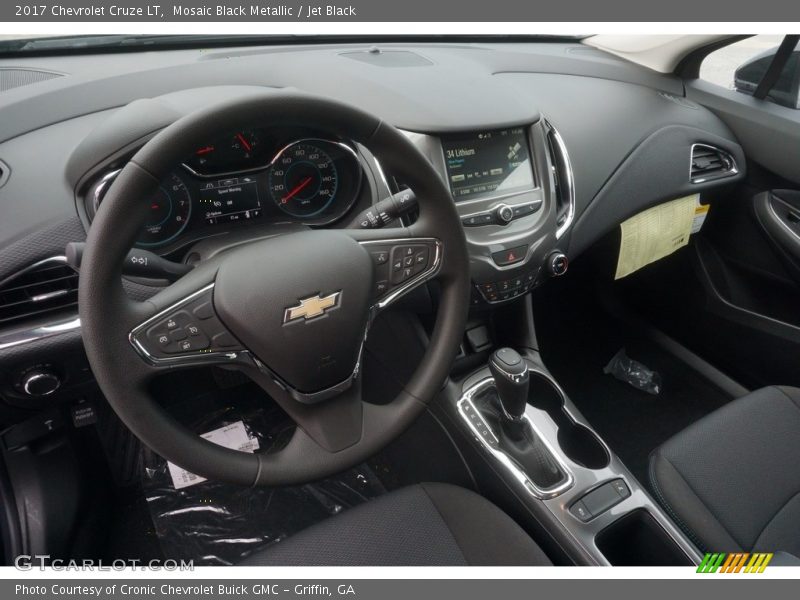 Mosaic Black Metallic / Jet Black 2017 Chevrolet Cruze LT