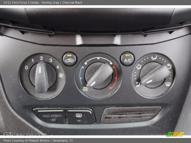 Sterling Gray / Charcoal Black 2013 Ford Focus S Sedan