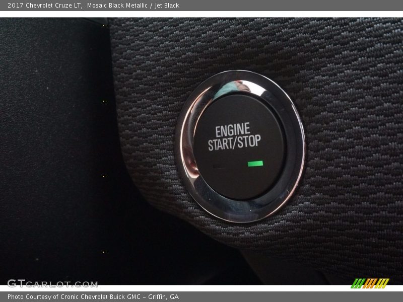 Mosaic Black Metallic / Jet Black 2017 Chevrolet Cruze LT