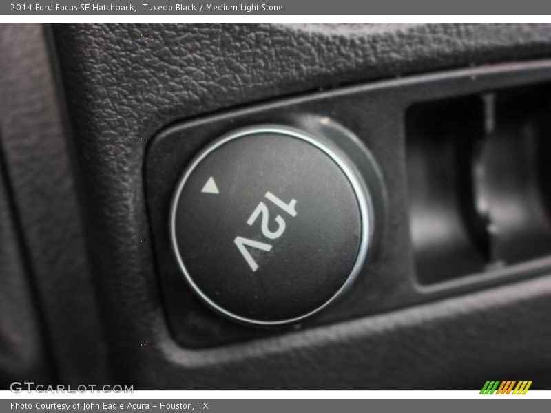 Tuxedo Black / Medium Light Stone 2014 Ford Focus SE Hatchback