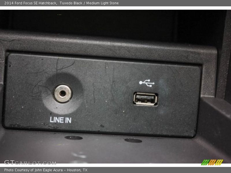 Tuxedo Black / Medium Light Stone 2014 Ford Focus SE Hatchback