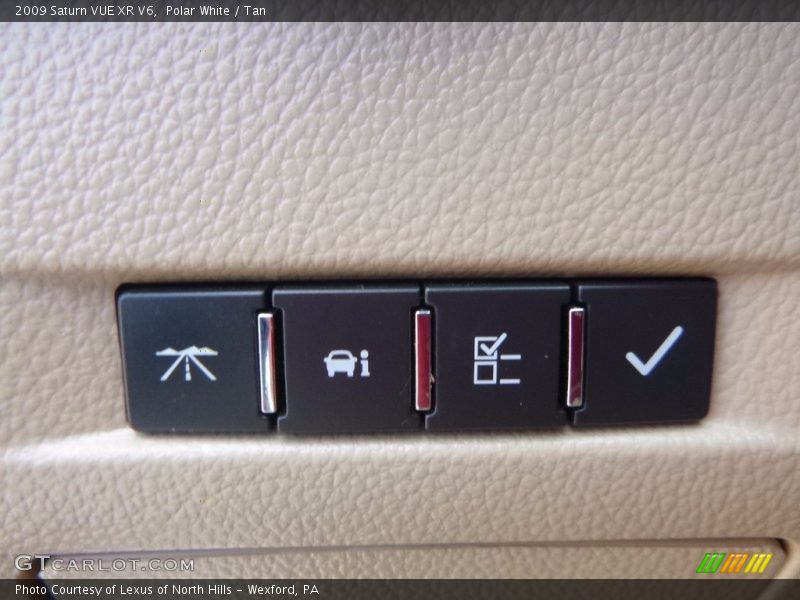 Polar White / Tan 2009 Saturn VUE XR V6