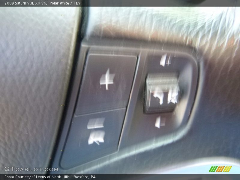 Polar White / Tan 2009 Saturn VUE XR V6