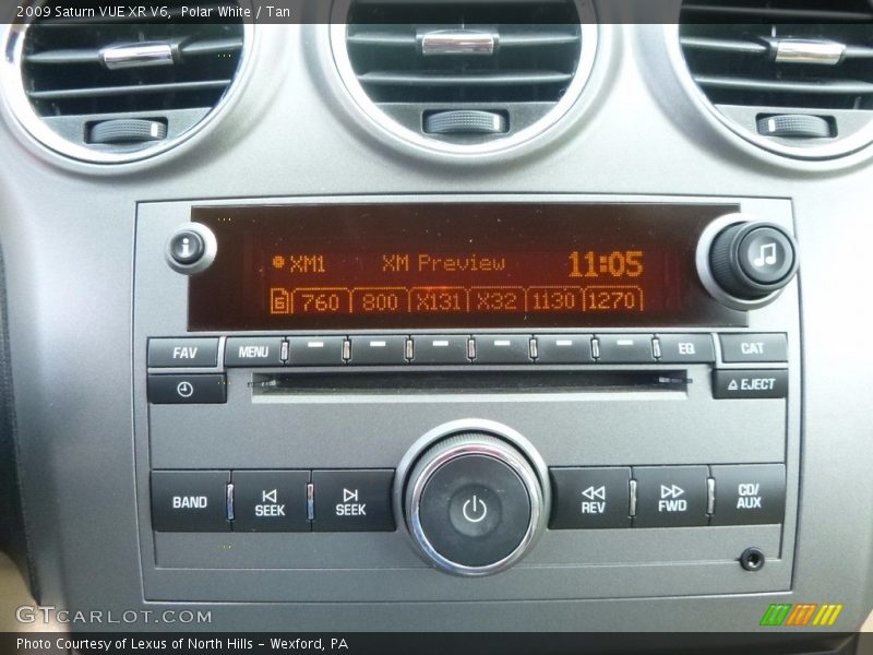 Polar White / Tan 2009 Saturn VUE XR V6