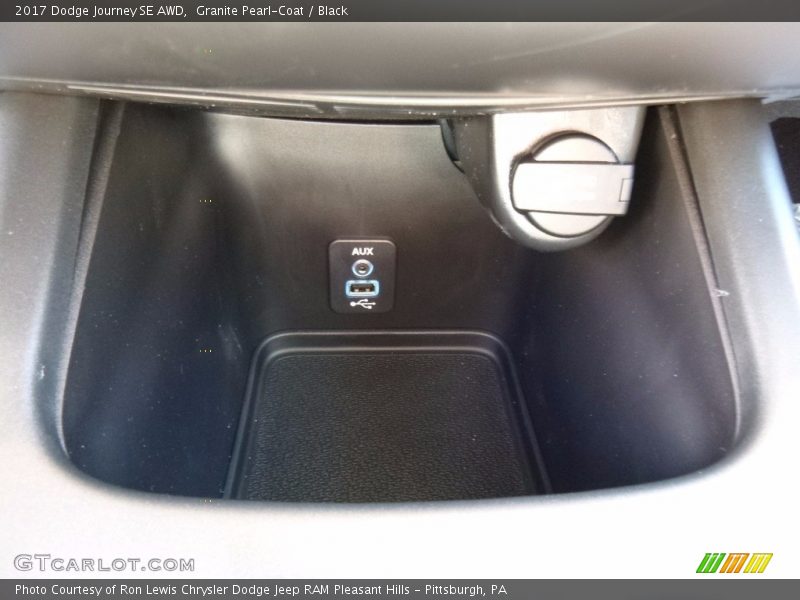 Granite Pearl-Coat / Black 2017 Dodge Journey SE AWD