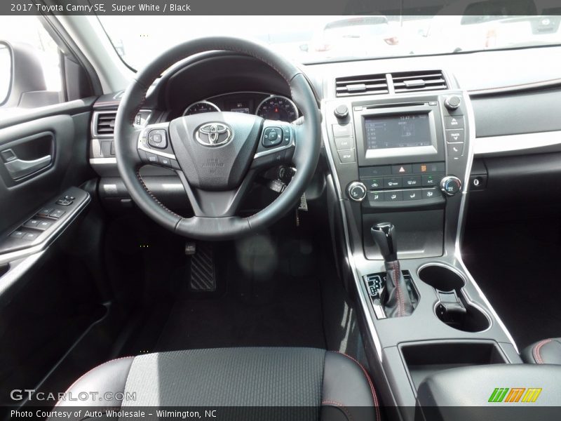 Super White / Black 2017 Toyota Camry SE