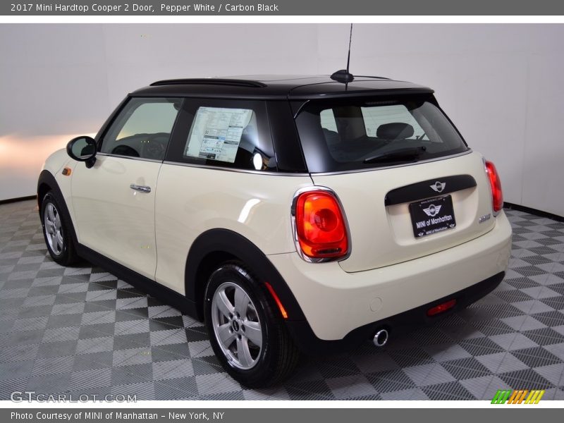 Pepper White / Carbon Black 2017 Mini Hardtop Cooper 2 Door