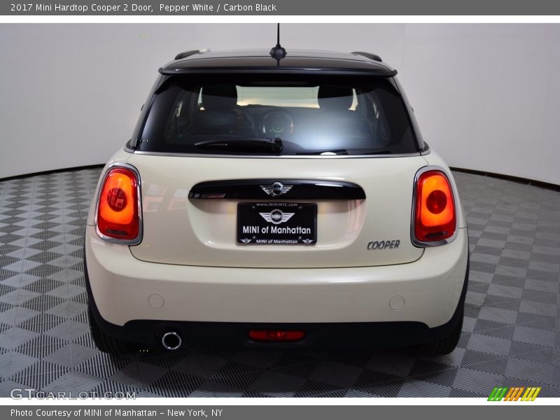 Pepper White / Carbon Black 2017 Mini Hardtop Cooper 2 Door