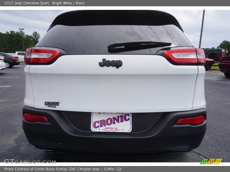 Bright White / Black 2017 Jeep Cherokee Sport