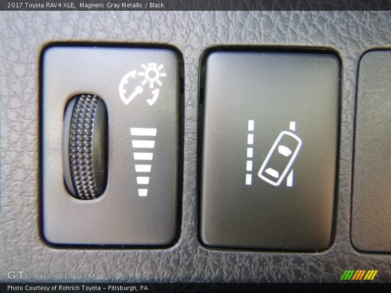 Magnetic Gray Metallic / Black 2017 Toyota RAV4 XLE
