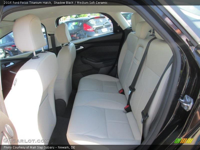 Shadow Black / Medium Soft Ceramic 2016 Ford Focus Titanium Hatch