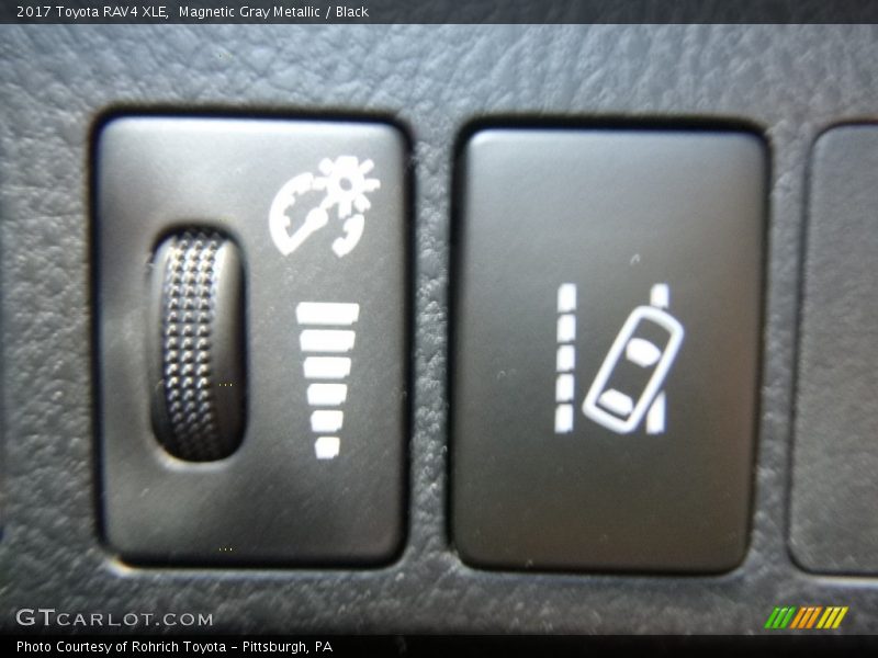Magnetic Gray Metallic / Black 2017 Toyota RAV4 XLE